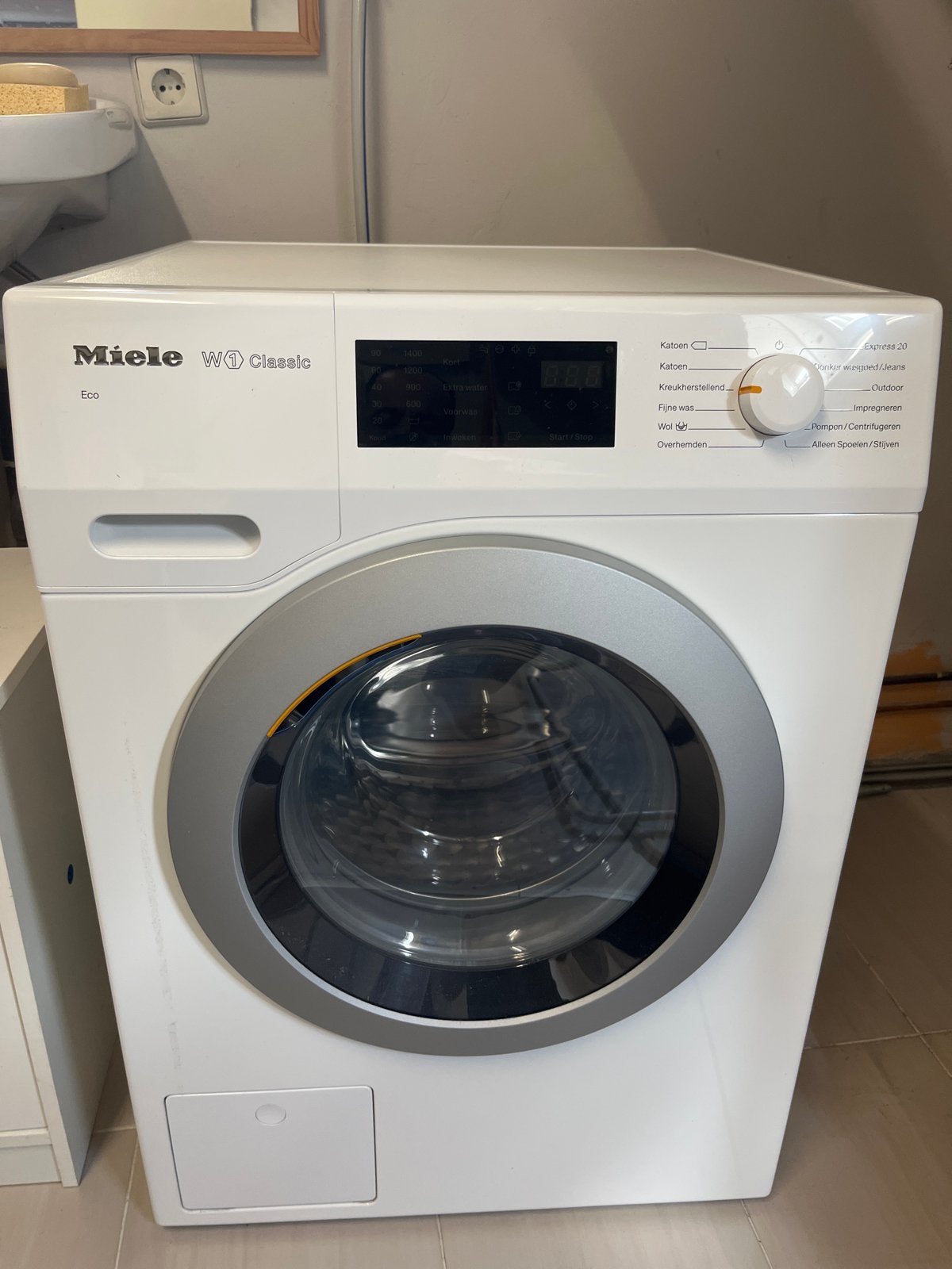 Miele W1 Classic Eco Wasmachine - Zo goed als nieuw, Witgoed en Apparatuur, Wasmachines, Ophalen, Zo goed als nieuw, 85 tot 90 cm
