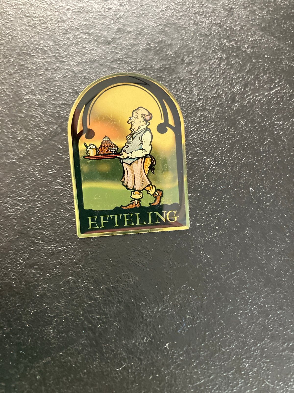 Efteling Pin: Ober, Verzamelen, Ophalen of Verzenden, Zo goed als nieuw, Button of Speldje