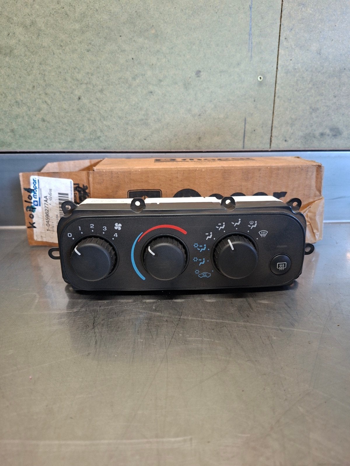 Nieuwstaat Mopar Climate Control Unit - 04596277AA, Ophalen of Verzenden, Nieuw, Chrysler