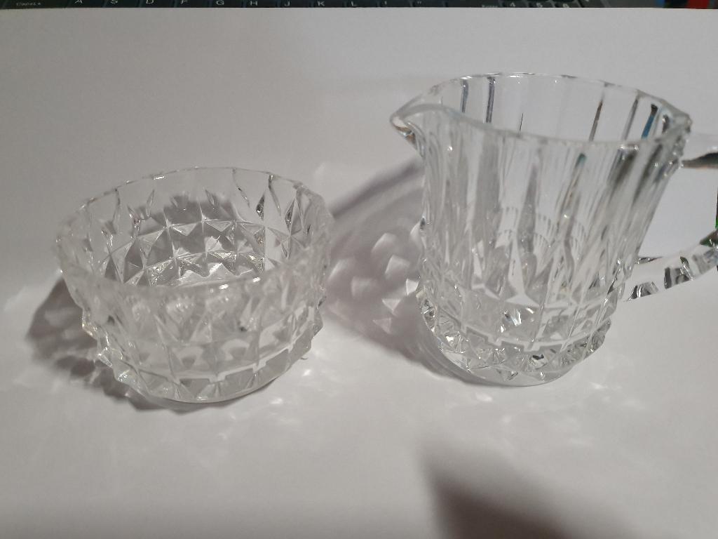 Kristallen roomstel: melkkannetje en suikerpotje, Ophalen