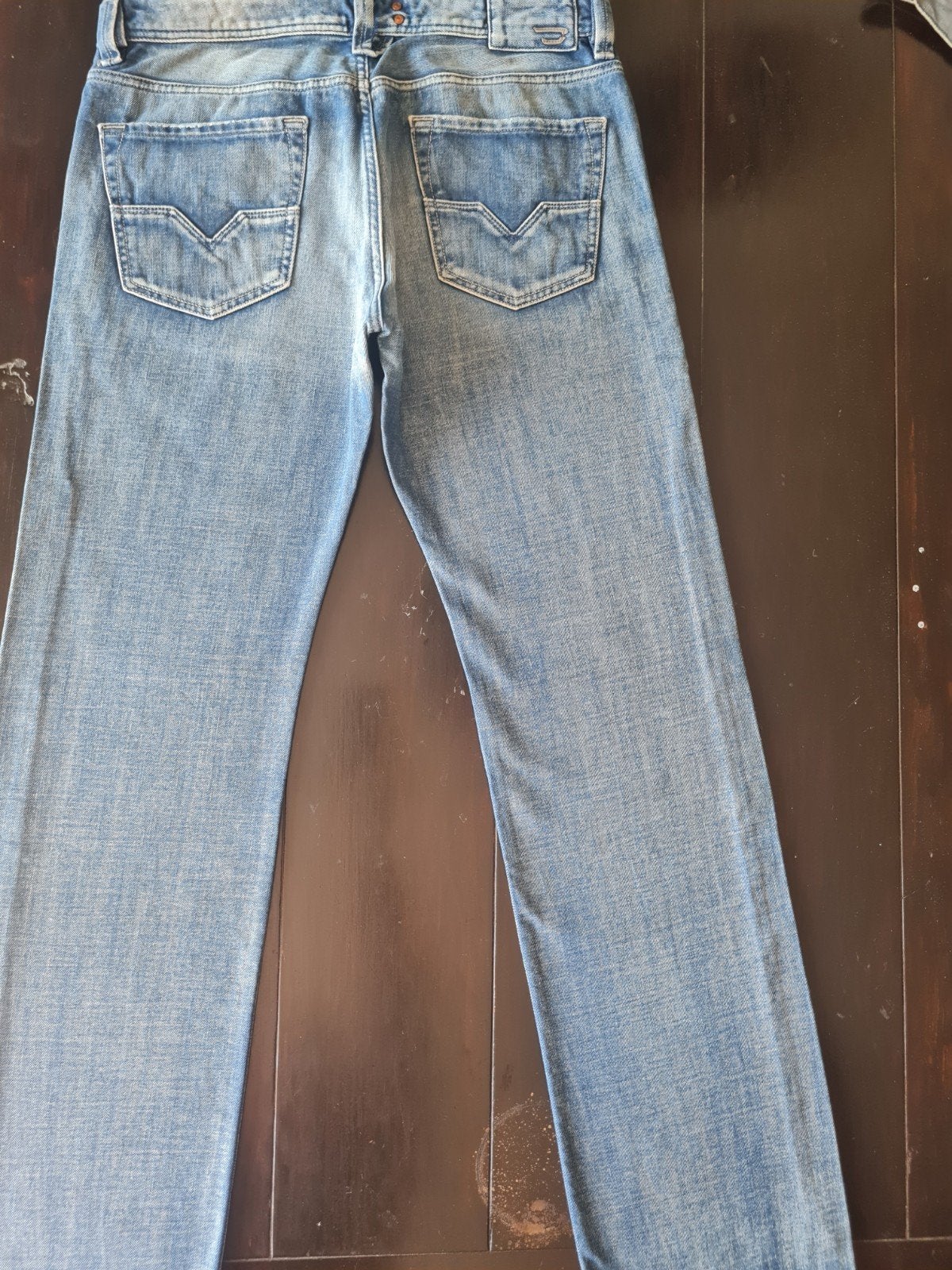 ZGAN CLASSIC DIESEL LARKEE REGULAR STRAIGHT JEANS SIZE 34/34, Kleding | Heren, Spijkerbroeken en Jeans, Diesel, Blauw, Ophalen of Verzenden