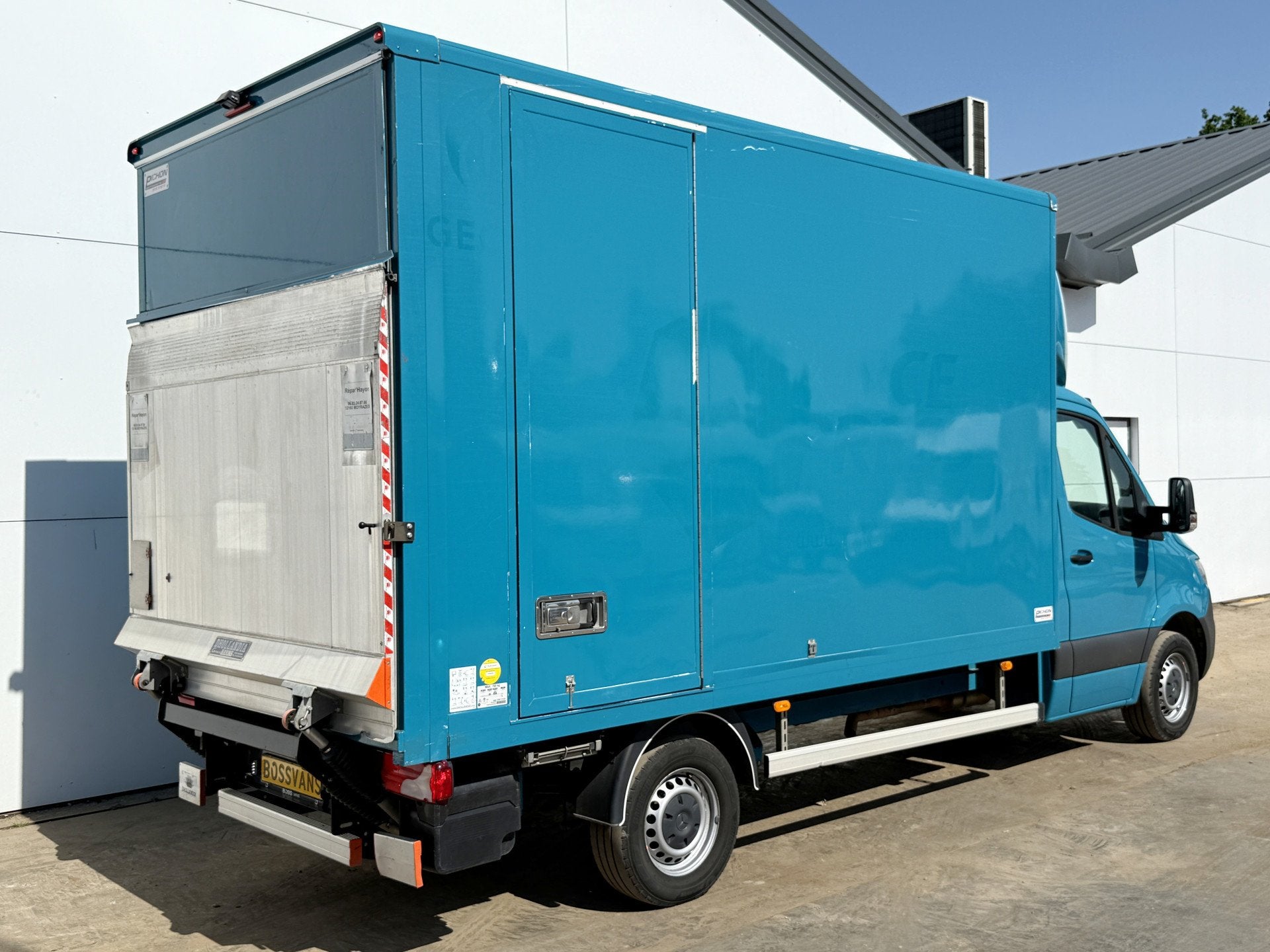 Mercedes-Benz Sprinter 315 1.9 CDI Automaat Laadklep Bakwage, Automaat, Gebruikt, Zwart, 4 cilinders