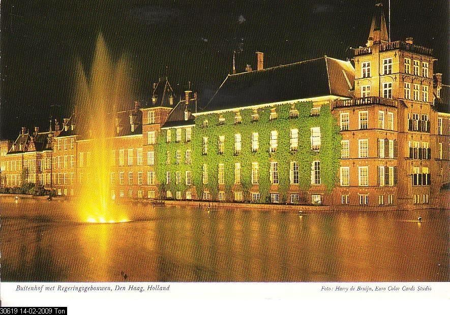 Ansichtkaart	Den Haag	Buitenhof	met regeringsgebouwen, Verzenden, 1960 tot 1980, Ongelopen, Zuid-Holland