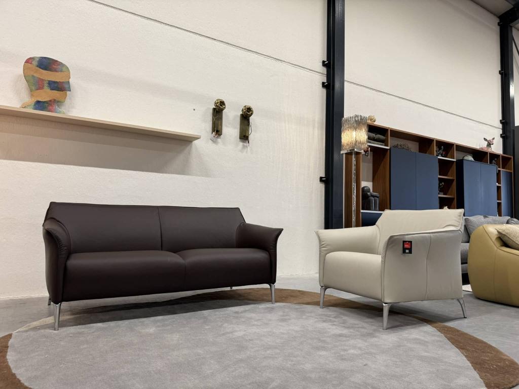 Nieuw Leolux Mayon Fauteuil grijs leer Design stoel Chuchubi, Huis en Inrichting, Fauteuils, Leolux, Info@leolux.nl, Nieuw, Ophalen of Verzenden