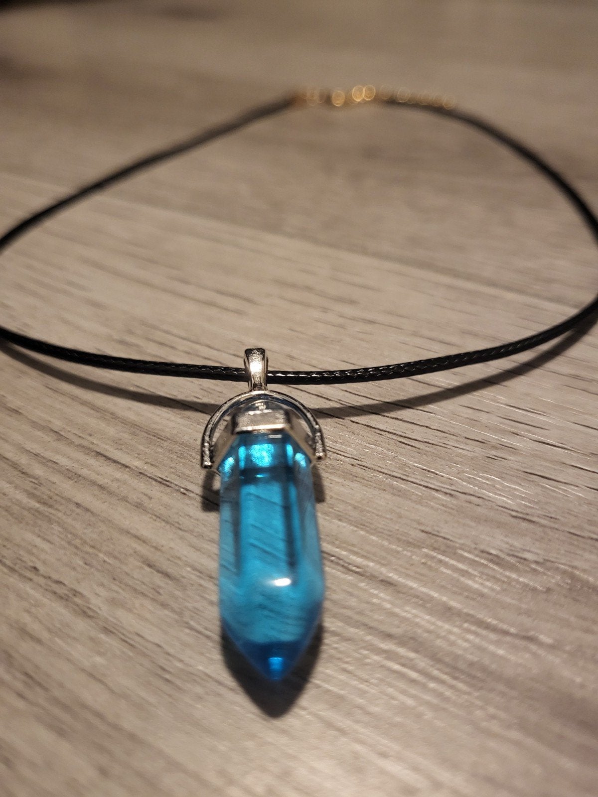 Nieuwe ketting met blauwe kristallen hanger, Overige materialen, Blauw, Nieuw, Ophalen of Verzenden