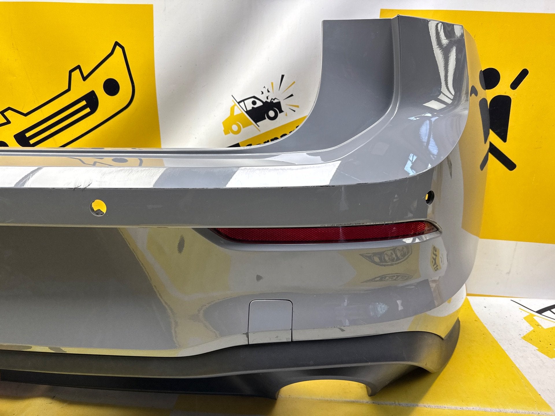 VOLKSWAGEN VW GOLF VIII 8 GTI 4pdc ACHTERBUMPER 5H6807421D, Gebruikt, Volkswagen, Volkswagen AG, Achter