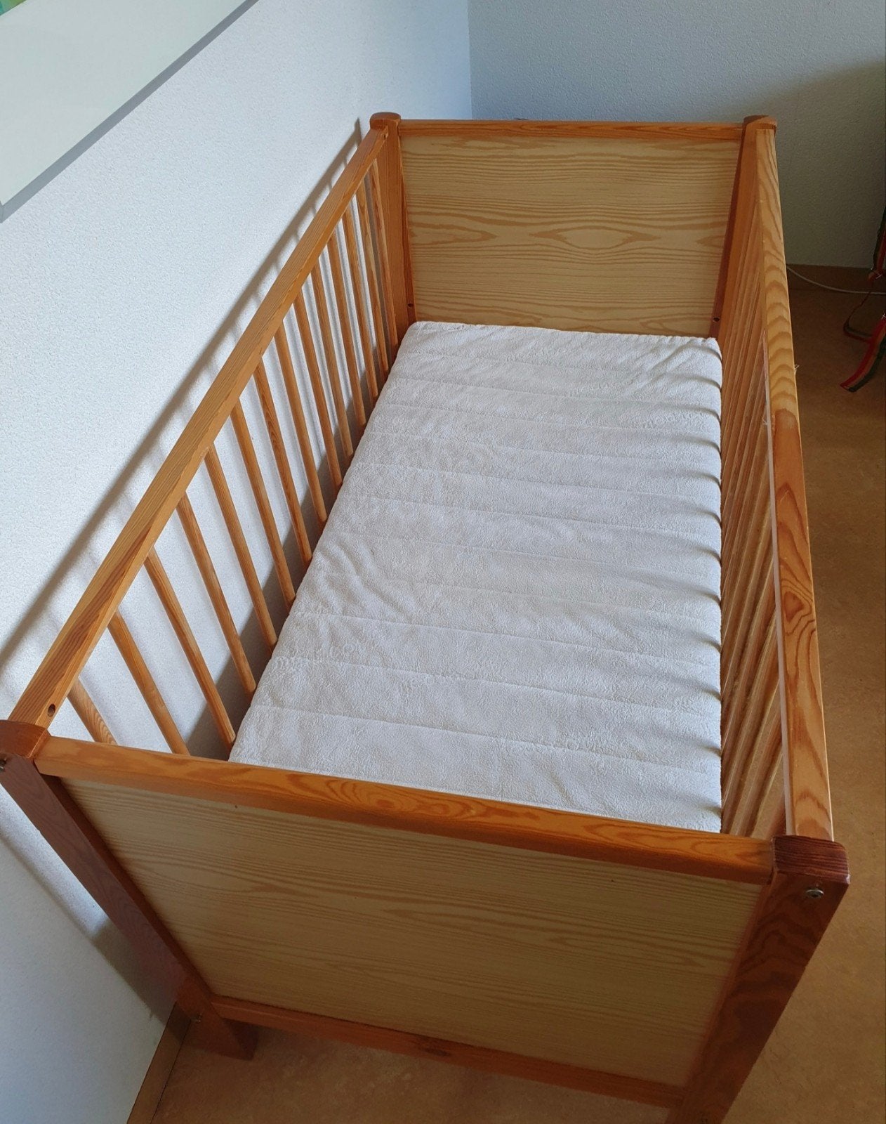 Kinderbedje met 2 uitneembare spijlen en matras, Ophalen, Minder dan 140 cm, Minder dan 70 cm, Matras