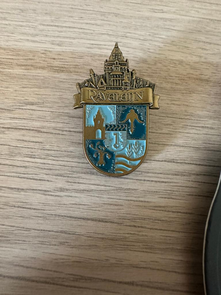Wapen van raveleijn efteling pin, Verzamelen, Efteling, Ophalen of Verzenden, Nieuw, Button of Speldje