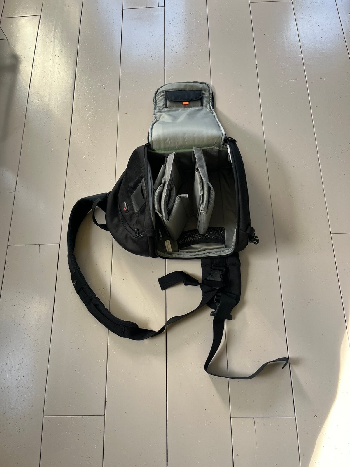 Lowepro sling  , zwart , in prima staat !