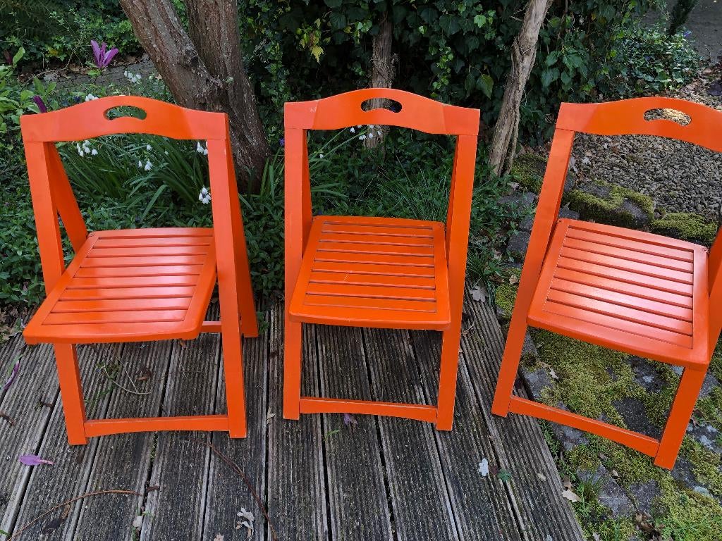 WK-oranje houten klapstoeltjes, stijl Aldo Jacober, Huis en Inrichting, Stoelen, Ophalen, Gebruikt, Overige kleuren, Drie