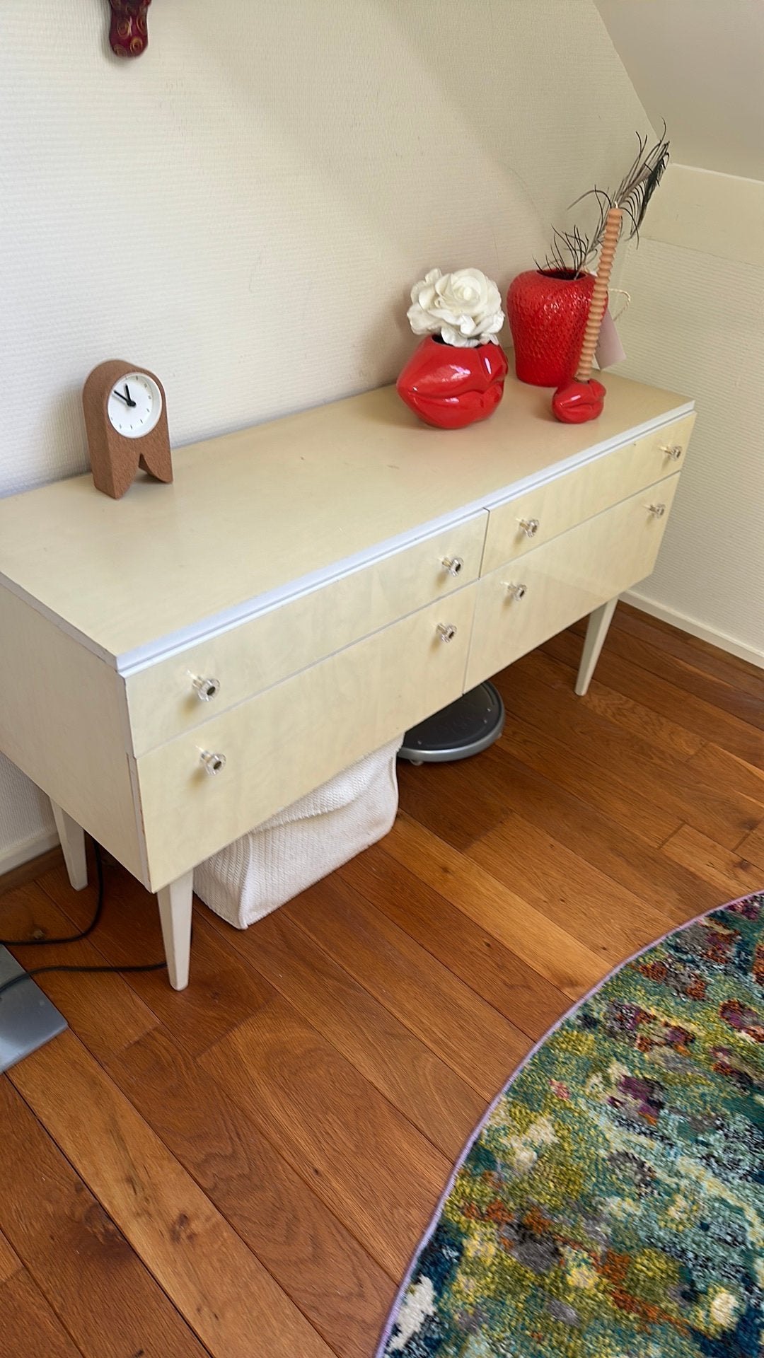 Retro kastje in zachtgeel, Huis en Inrichting, Ophalen, Overige materialen, Gebruikt, 100 tot 150 cm
