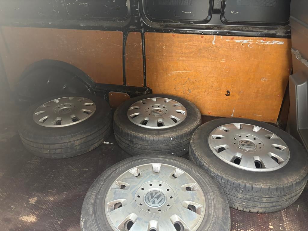 Volkswagen Transporter banden, Ophalen