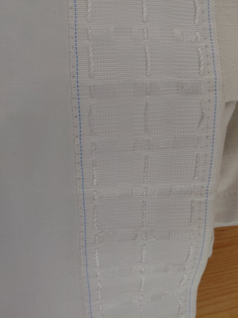 Verduisterende gordijnen kleur gebroken wit, Ophalen, Overige materialen, Kwantum, 137 cm