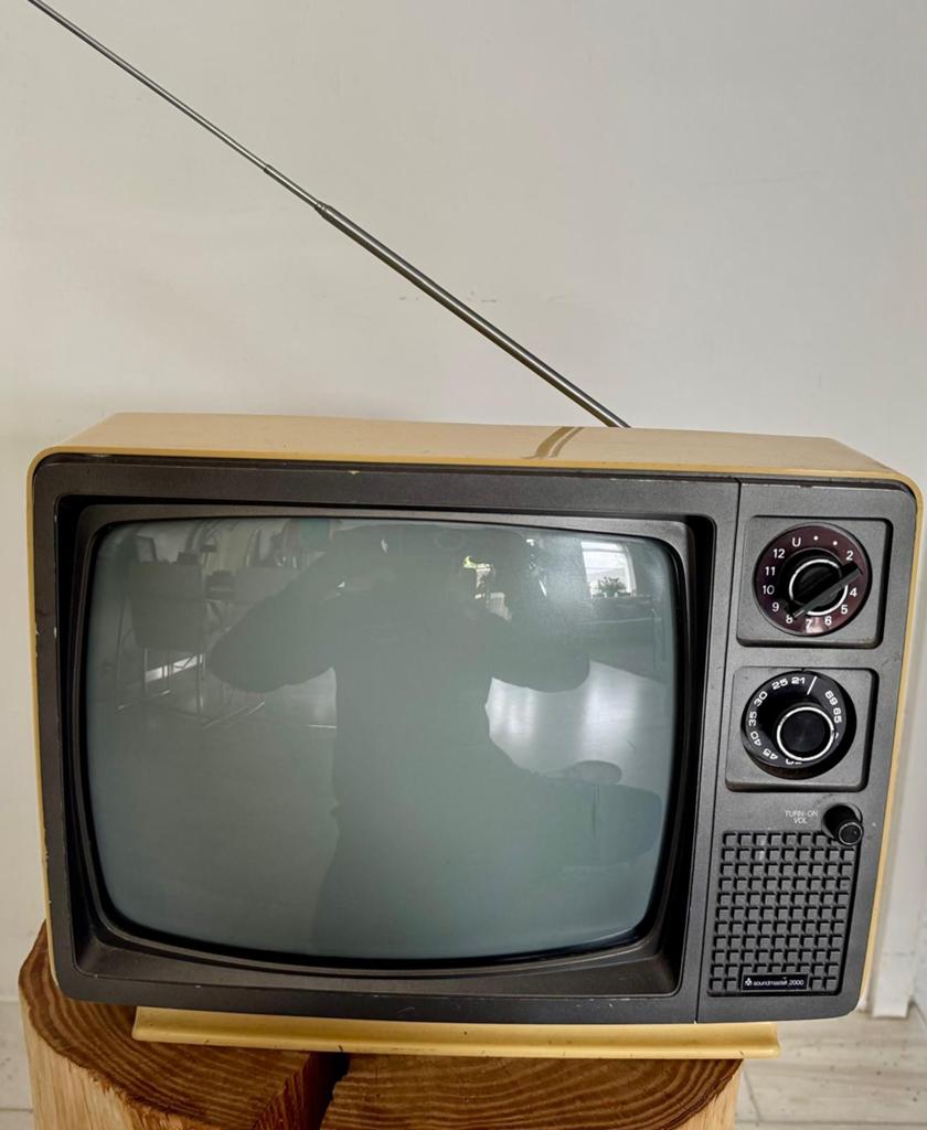 Vintage Soundmaster 2000 BT-318R draagbare tv, Ophalen