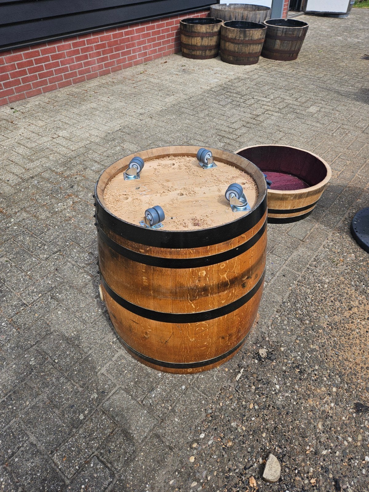 Eikenhouten Bloembak met Wieltjes wijnvat wiskey vaten gelag, Rond, Nieuw, Ophalen of Verzenden, Balkon