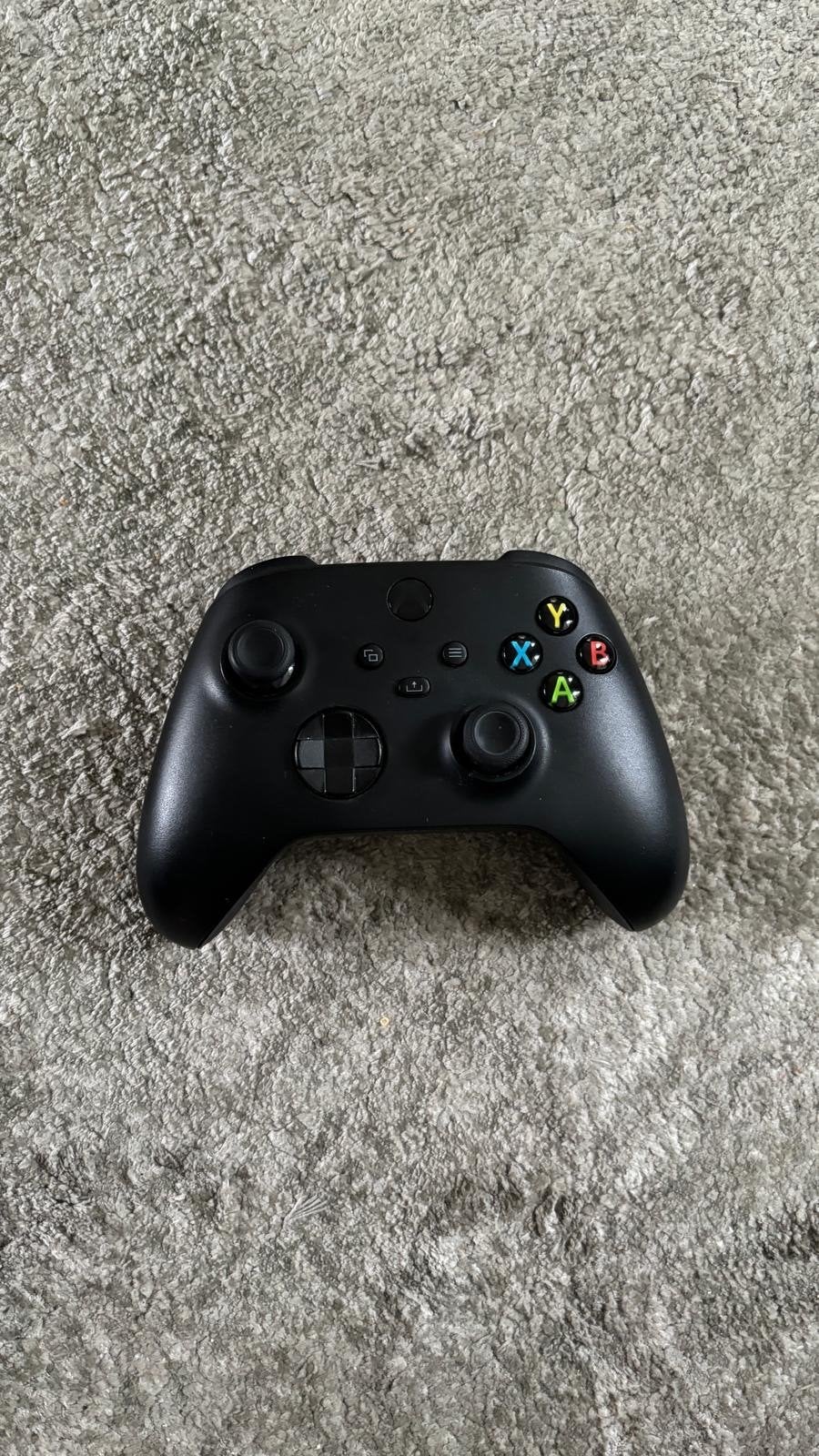 Foto 6 van Xbox Series X met controller en 4 topgames
