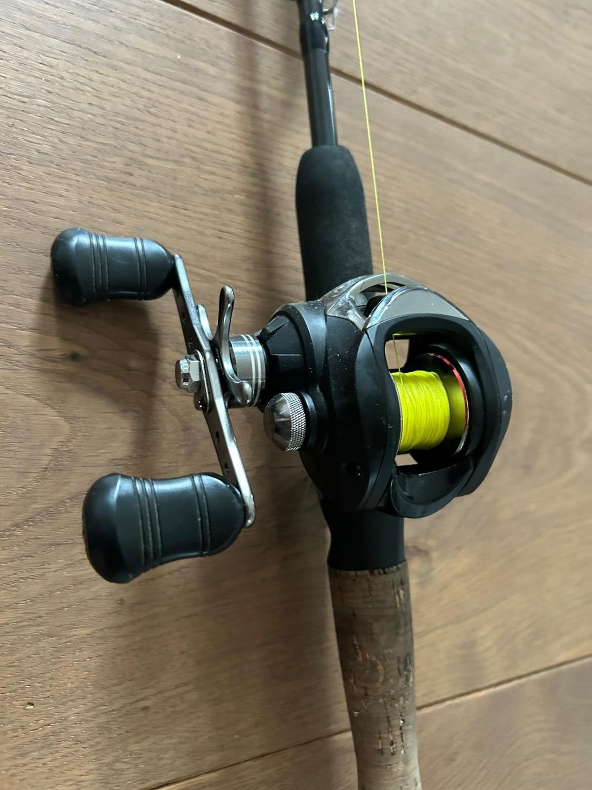Ultimate Clever Jerkbait hengel met molen (reel zit vast), Watersport en Boten, Ophalen, Zo goed als nieuw, Complete hengel