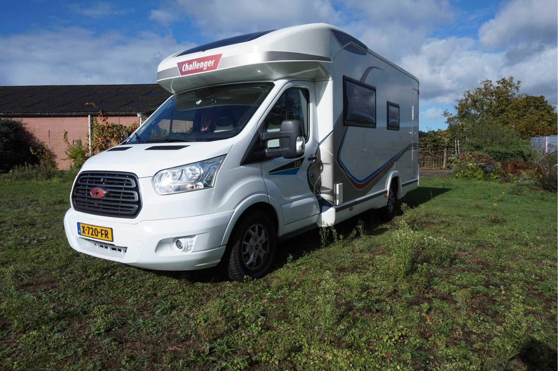 Challenger GENESIS 280 ZX 170pk AUTOM CARPLAY CAM AIRCO Elek, Caravans en Kamperen, Automaat, Ringverwarming, 6 tot 7 meter, Bedrijf