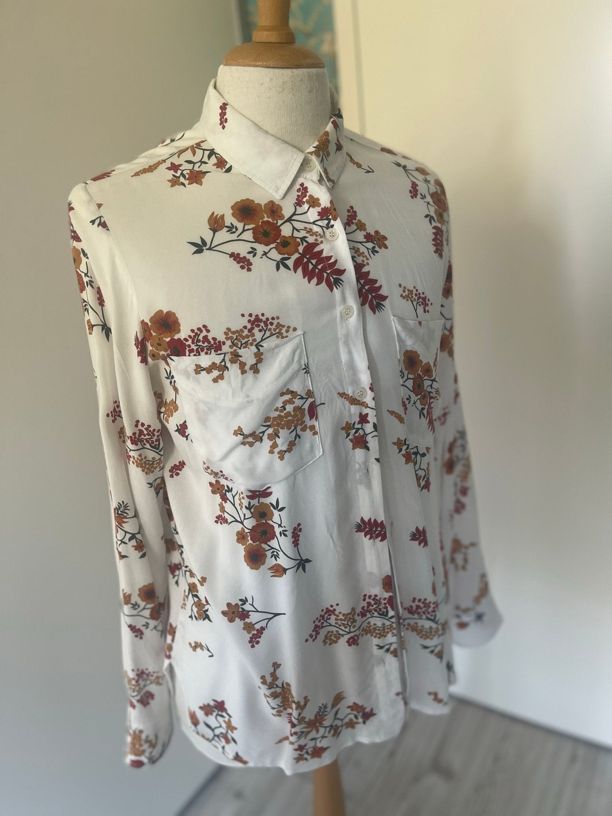 Dames blouse met bloemenprint, valt als maat 40-42, Ophalen of Verzenden, Gedragen, Maat 42/44 (L), Wit