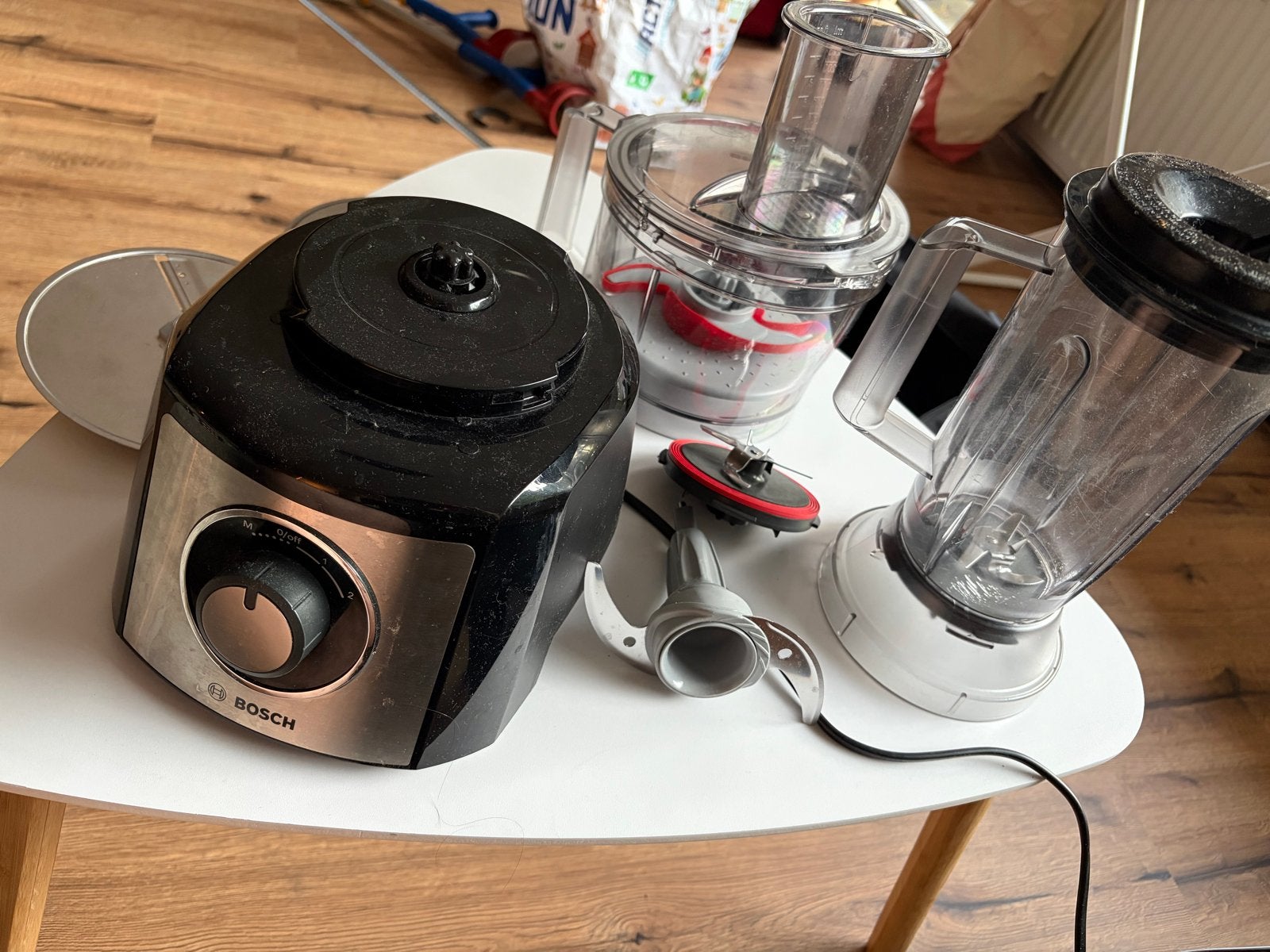 Bosch Keukenmachine met Blender en diverse accessoires, 1 tot 2 liter, Ophalen, Gebruikt, 3 snelheden of meer