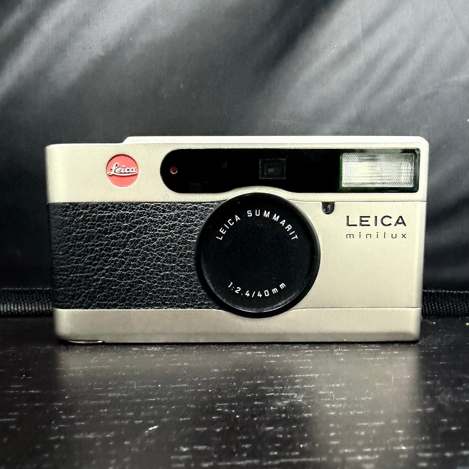 Leica Minilux Compact Camera - Zilver met Summarit 40mm, Audio, Tv en Foto, Fotocamera's Analoog, Ophalen of Verzenden, Zo goed als nieuw