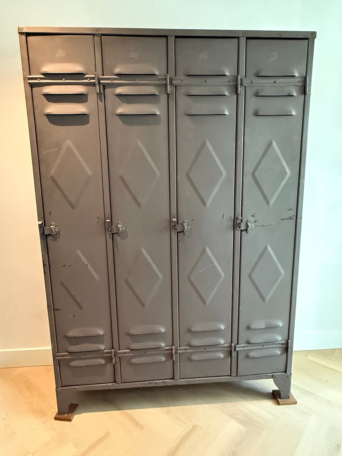 Vintage Franse ziekenhuiskast - Industriële locker, Antiek en Kunst, Ophalen of Verzenden
