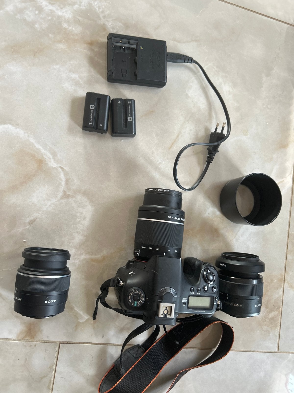 Sony A68, 3 Lenzen, zonnekap, oplader + 2 accu’s, Gebruikt, Spiegelreflex, Ophalen of Verzenden, Sony