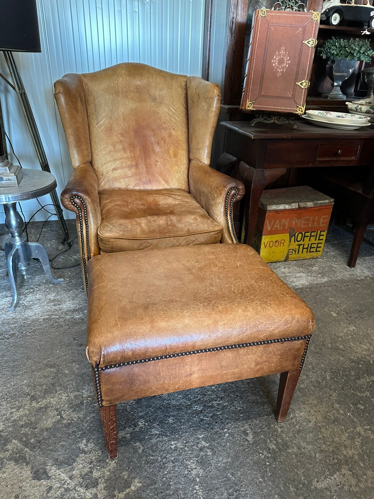 Schapenleren oorfauteuil met hocker. Bendic., Ophalen, Gebruikt, ., Chesterfield