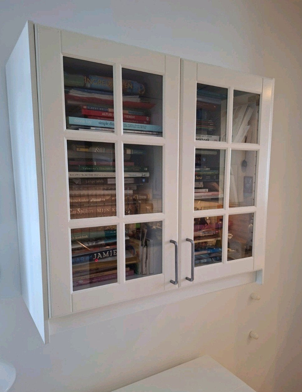 IKEA vitrinekastje met glazen legplankjes, Ophalen, 50 tot 100 cm, Glas, 25 tot 50 cm