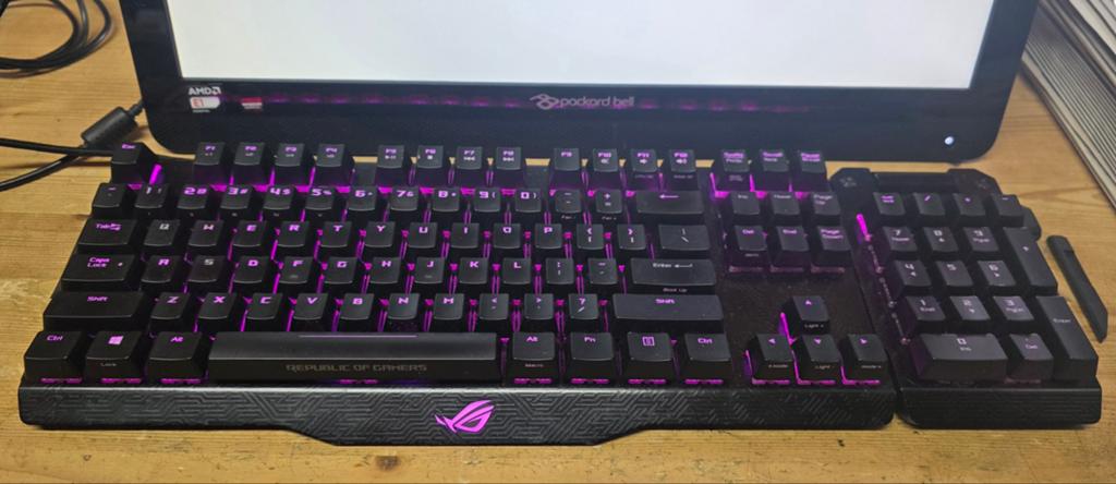 ASUS ROG Claymore RGB Mechanical Gaming Keyboard – Compleet, Computers en Software, Toetsenborden, Ophalen of Verzenden, Zo goed als nieuw