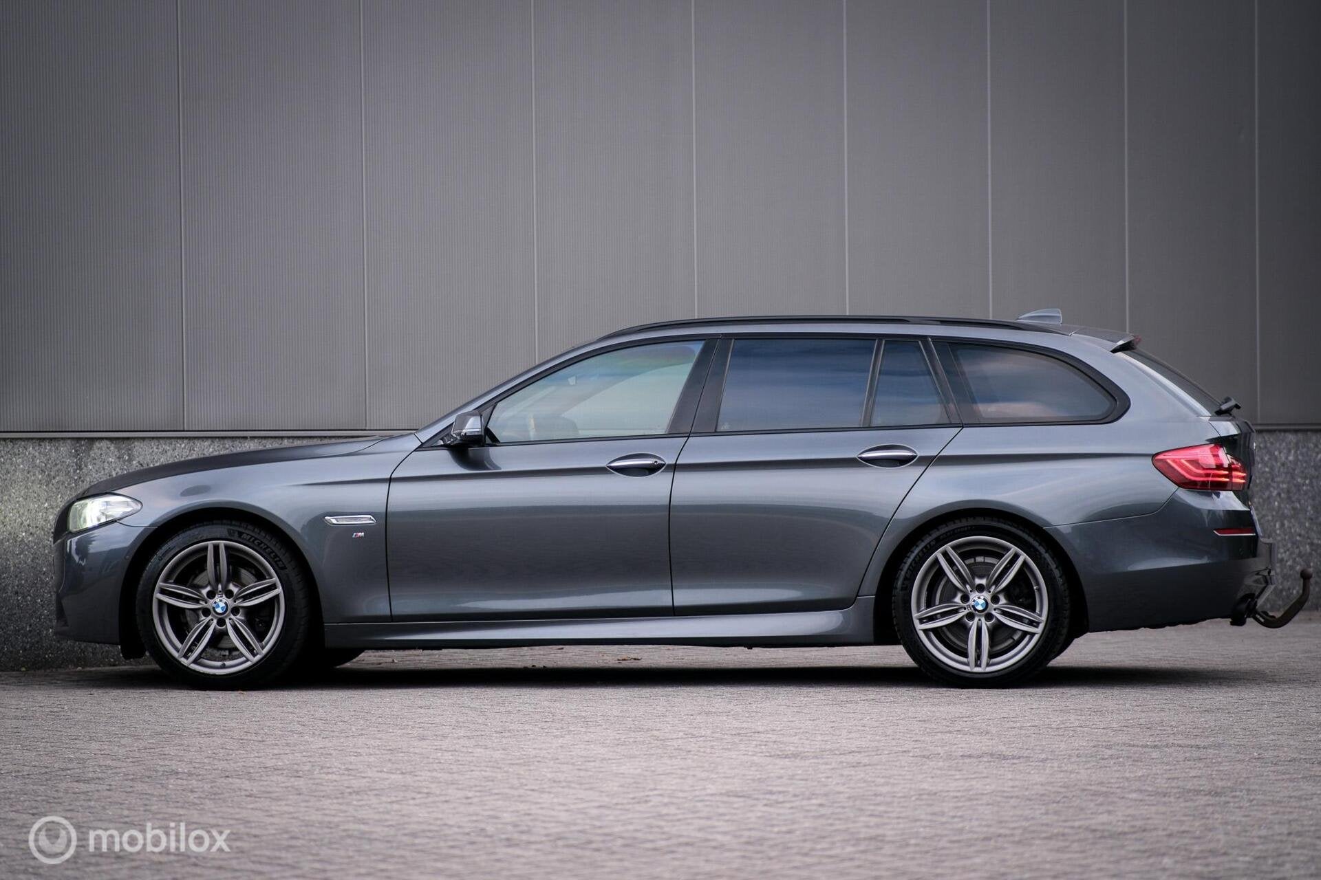 BMW 5-serie Touring 520i M Sport Edition High Exe LCI | Lede, Auto's, Automaat, Achterwielaandrijving, Gebruikt, 4 cilinders