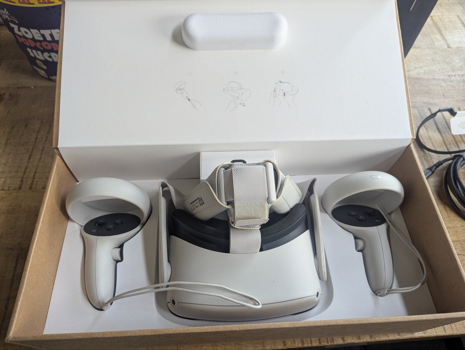 oculus quest 2 met head strap batterypack, Spelcomputers en Games, Virtual Reality, Ophalen of Verzenden, Zo goed als nieuw, Overige platformen