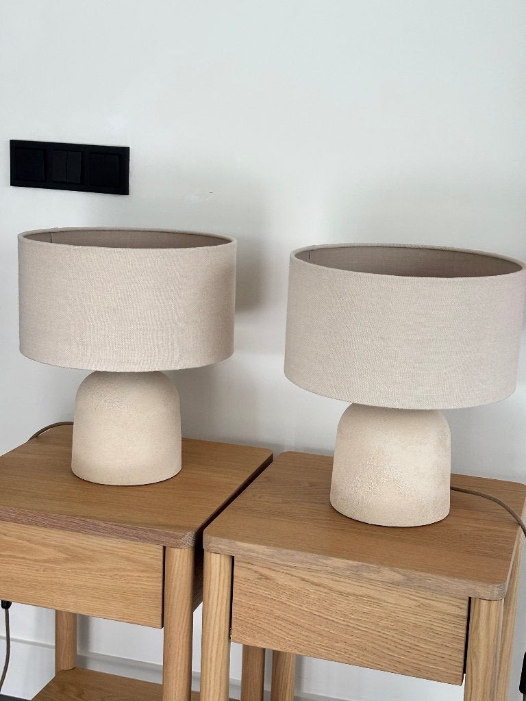 Zara Home Tafellamp | Beige | Linnen kap | Keramische voet, Huis en Inrichting, Lampen | Tafellampen, Ophalen, Japandi, Zo goed als nieuw