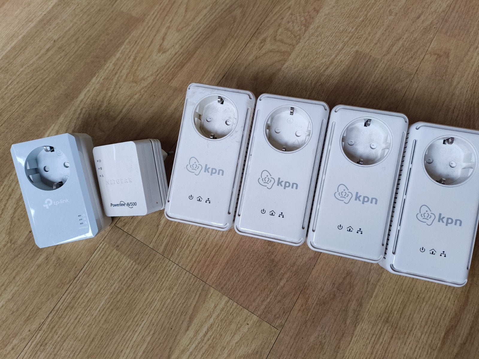Powerline adapters: KPN, TP-Link, Netgear - set van 6, Ophalen of Verzenden, Gebruikt, Extern, KPN, TP-Link, Netgear