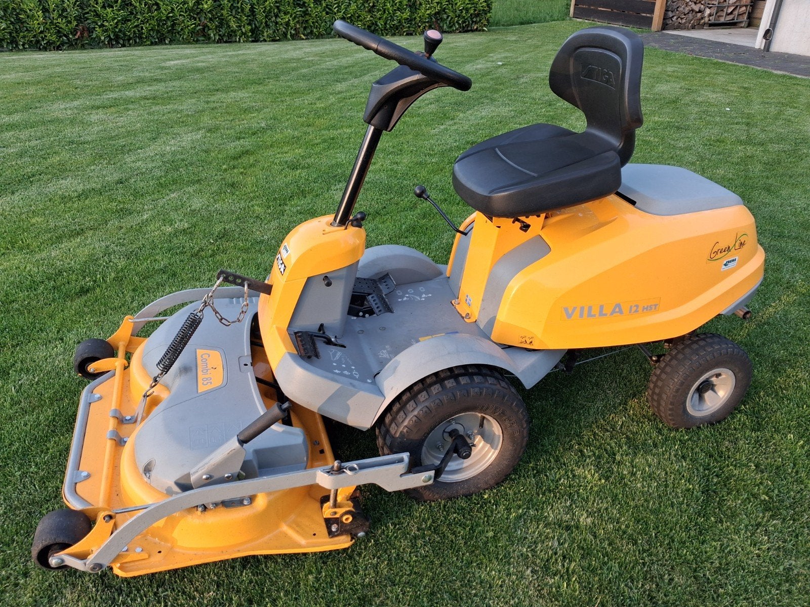 Stiga Villa 12 HST Zitmaaier - Benzine Grasmaaier, Ophalen, Cirkelmaaier, Gebruikt, Stiga