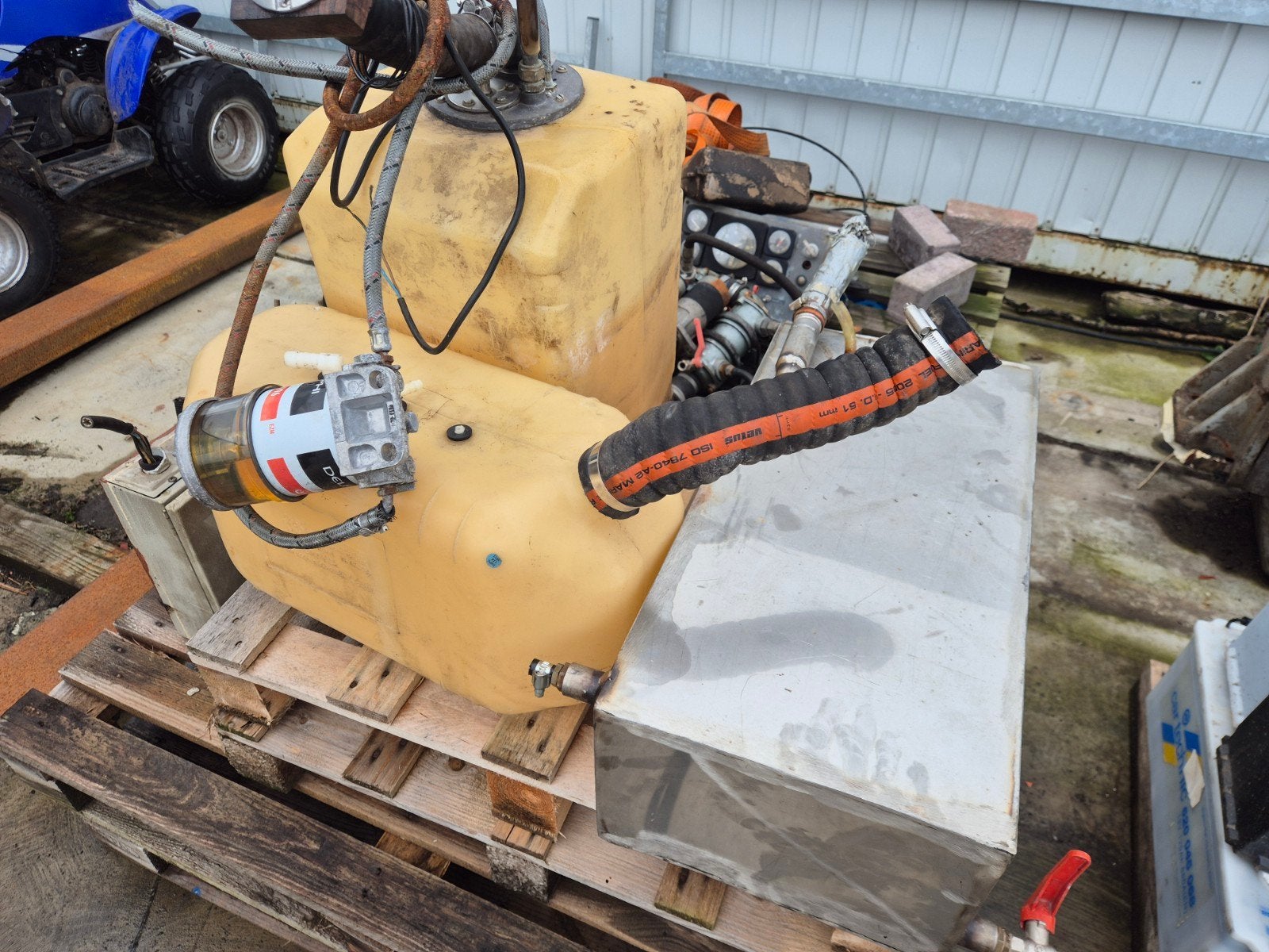 Vetus brandstof tank 42 en 25 liter 1x rvs tank, Ophalen of Verzenden, Gebruikt, Motor en Techniek, Zeilboot of Motorboot