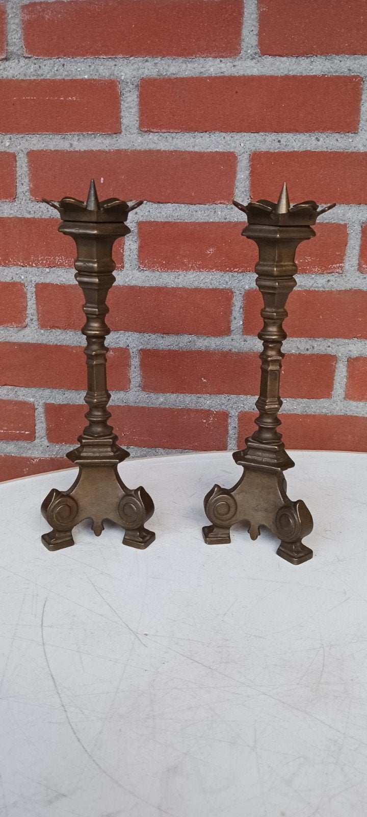 PAAR BRONZEN GOTISCHE 18 EEUWSE  KANDELAARS 27 CM HOOG, Ophalen of Verzenden, Koper of Brons