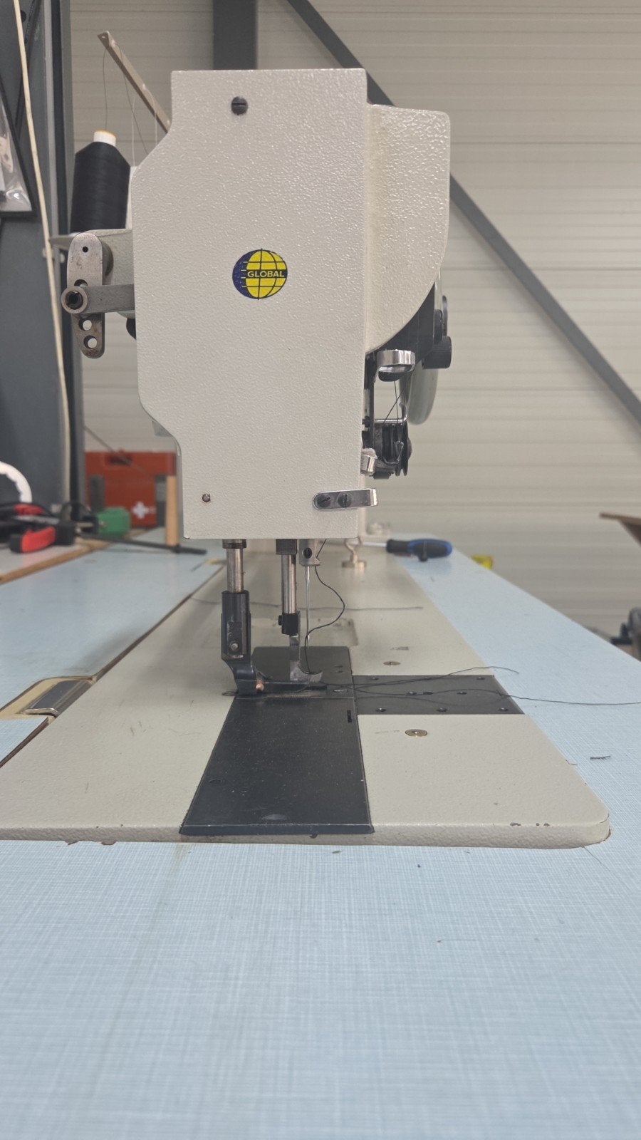 Industriële Naaimachine Global - Perfect voor zware stoffen, Overige merken, Gebruikt, Ophalen of Verzenden, Naaimachine