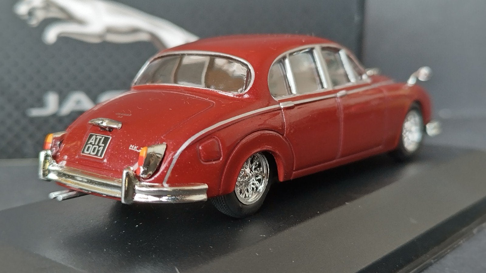 Jaguar Mk2 Saloon Maroon Red 1:43 Atlas Collections Pol, Overige merken, Auto, Verzenden, .