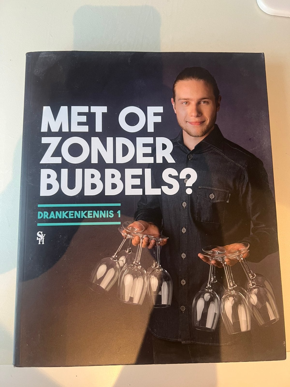 Met of zonder bubbels? - drankenkennis 1, Boeken, Ophalen of Verzenden, Zo goed als nieuw, Overige niveaus