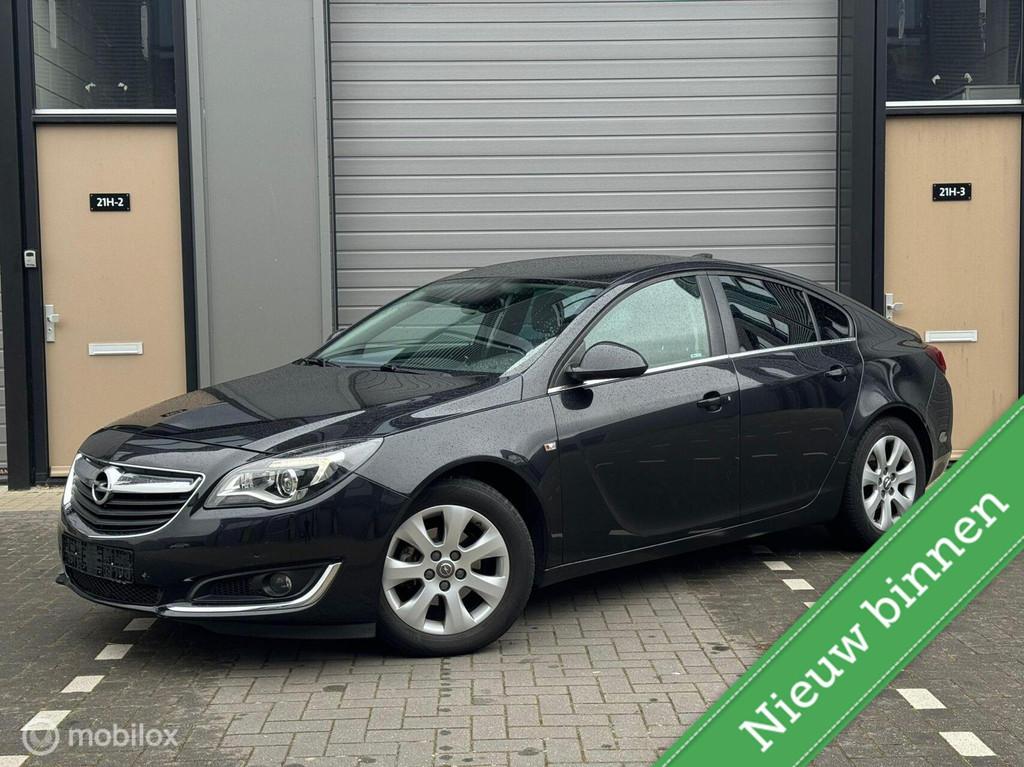Opel Insignia 1.6 CDTI Cosmo / PDC / Stoelv / Stuur / TrekH, Auto's, Automatische klimaatregeling, 136 pk, 4 cilinders, Zwart