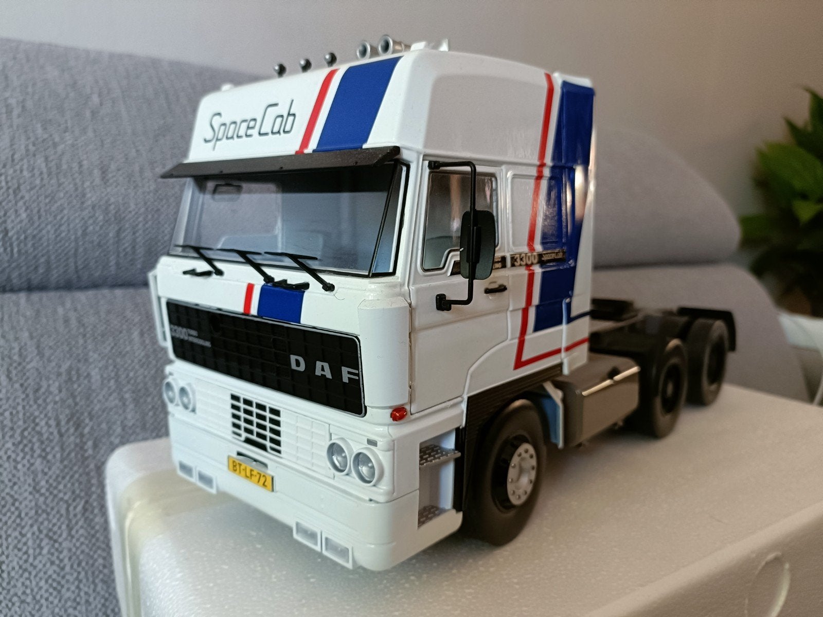 Road Kings DAF 3300 Space Cab 1:18 met OVP, Ophalen, Zo goed als nieuw, Overige typen, Overige merken