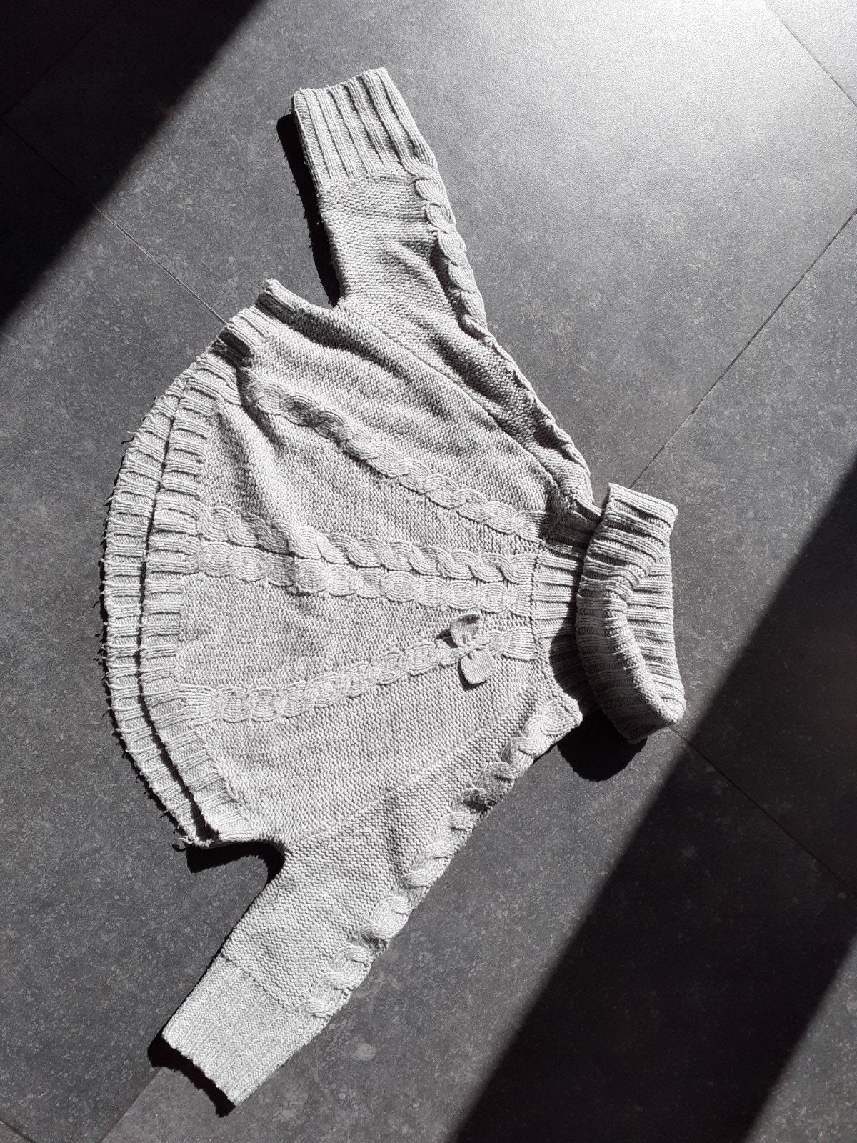 Poncho grijs maat 116, Ophalen of Verzenden, Zo goed als nieuw, Meisje, Trui of Vest