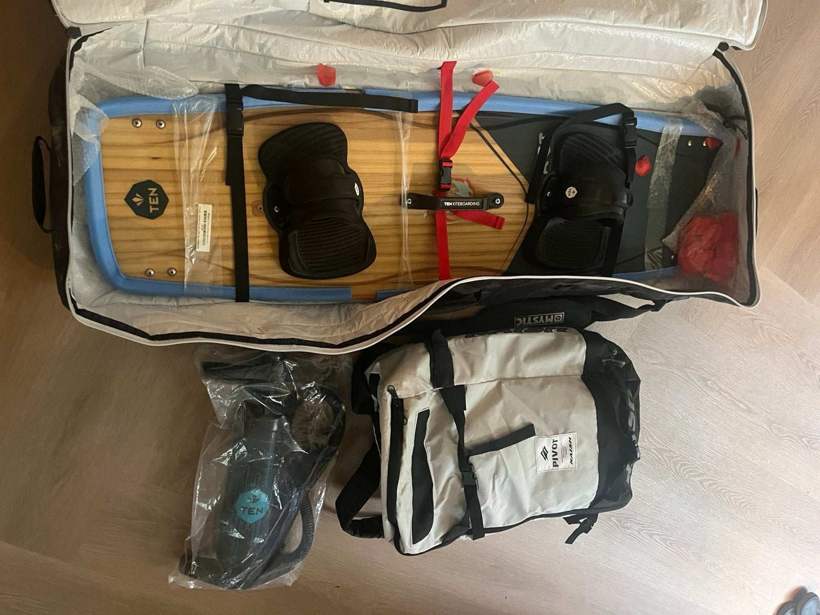 Kite set, Watersport en Boten, Kitesurfen, Kitesurf-set, 10 m², Nieuw, Ophalen of Verzenden