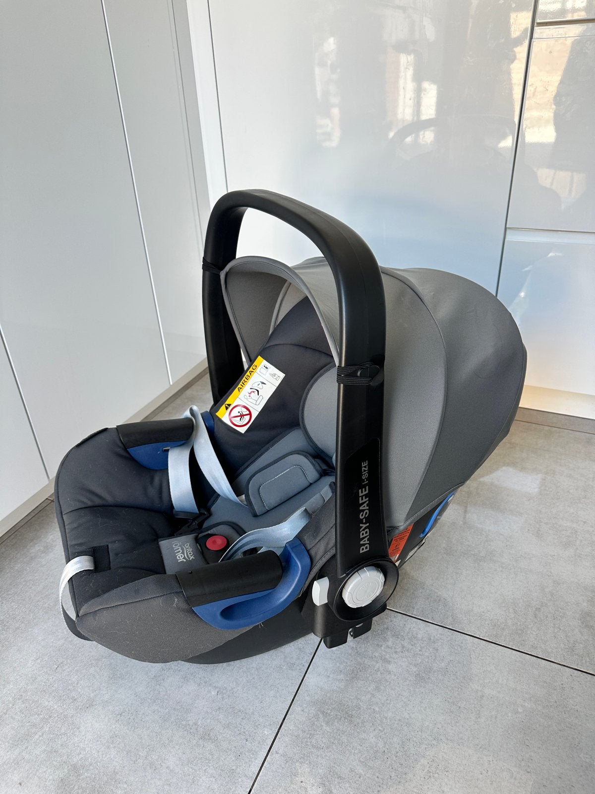 Britax Römer Baby-Safe 2 i-Size + Isofix base, Storm Grey, Ophalen, Romer, Zijbescherming, Zo goed als nieuw