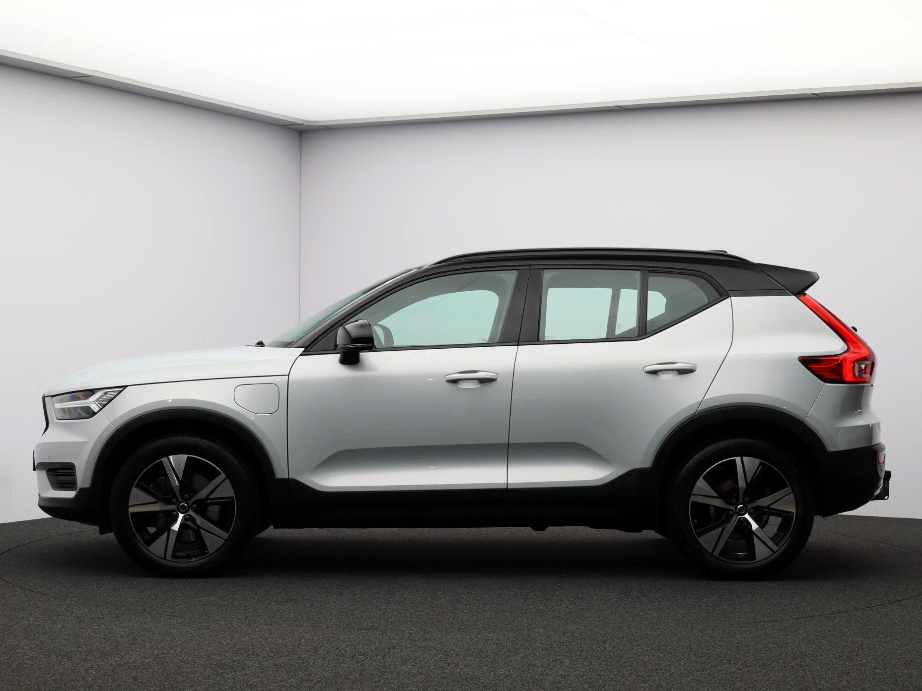 Volvo XC40 T4 Recharge R-Design Automaat / Trekhaak / Climat, Stof, Met garantie (alle), Automatische klimaatregeling, Hybride Elektrisch/Benzine