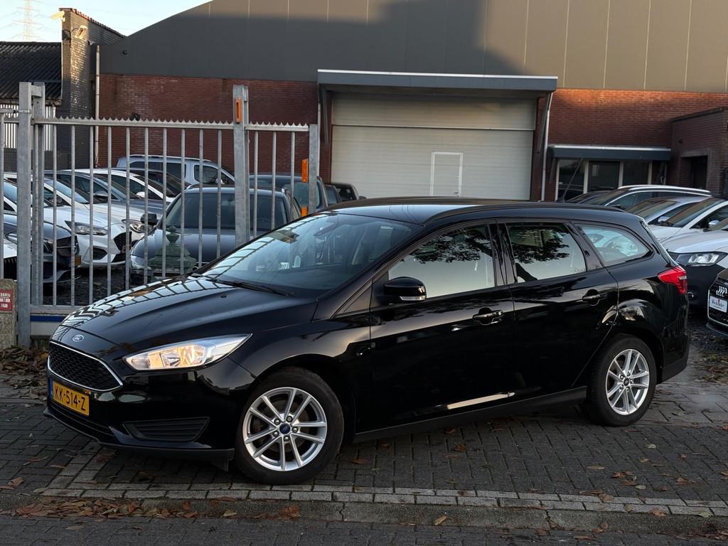 Ford Focus Wagon 1.0 Trend | Nieuwe D-Riem | Trekhaak | Navi, Auto's, Gebruikt, Zwart, Origineel Nederlands, Handgeschakeld