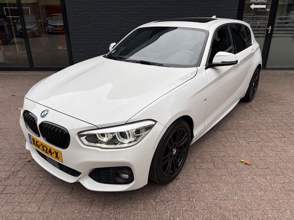 Bmw 1-SERIE 118i Centennial High Executive  M pakket PANO le, Gebruikt, Wit, Bedrijf, 650 kg