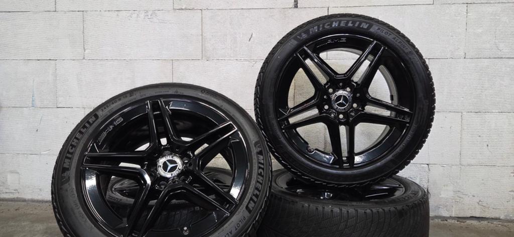 18" AMG Mercedes W205 C-klasse velgen Michelin winterbanden, 18 inch, Gebruikt, Banden en Velgen, V