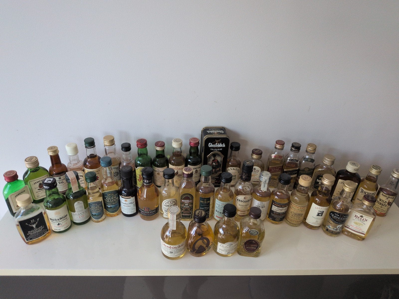 Grote collectie whisky miniaturen (43 stuks), Verzamelen, Ophalen, Zo goed als nieuw